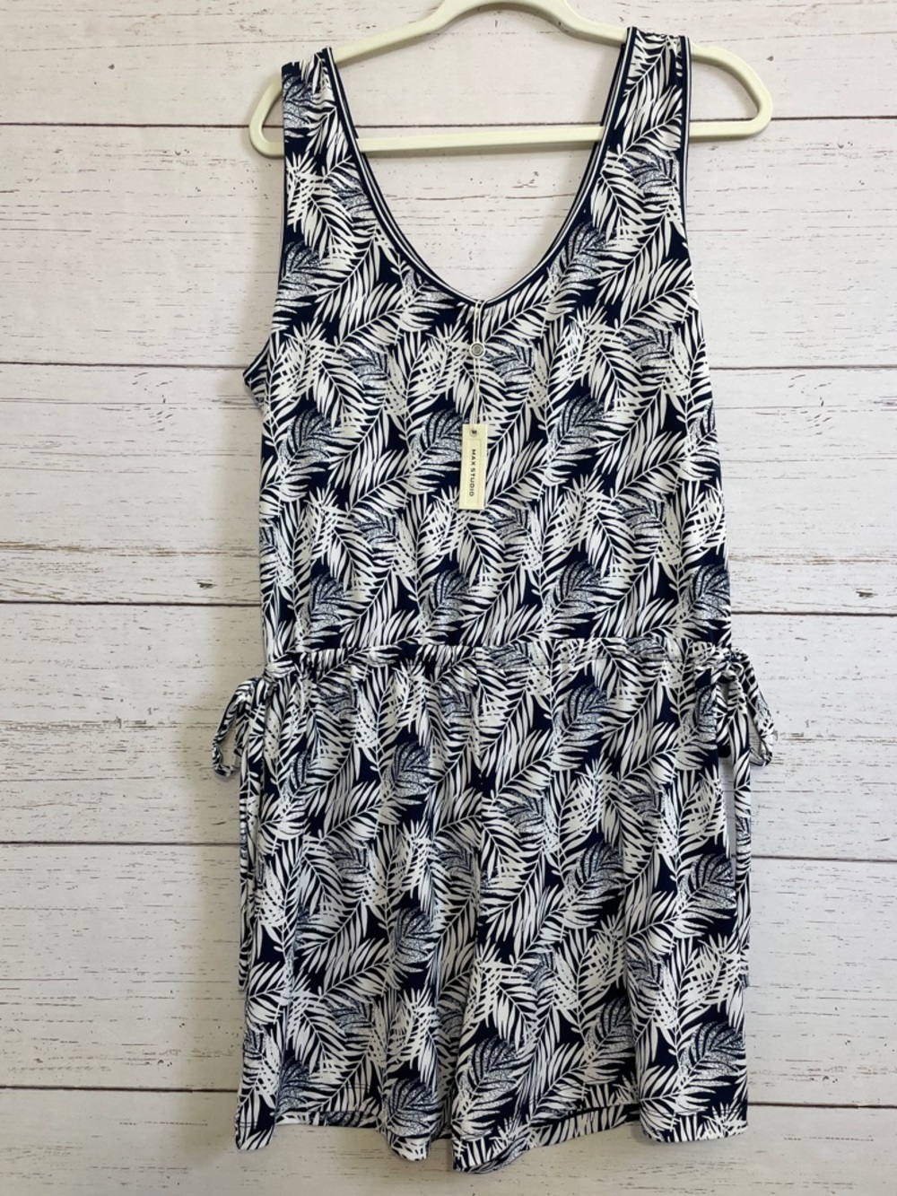 Max Studio Navy and Cream Tropical Palm Leaf-Print Shorts Romper, size L, NWT